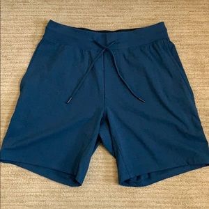 Men’s Lululemon Training Shorts 8” Size M
